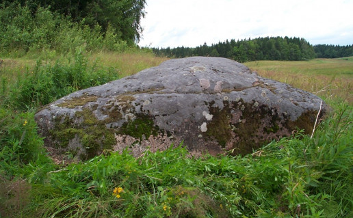 8_1 Ubagu kalno akmuo.G.Sidabrienes n..jpg